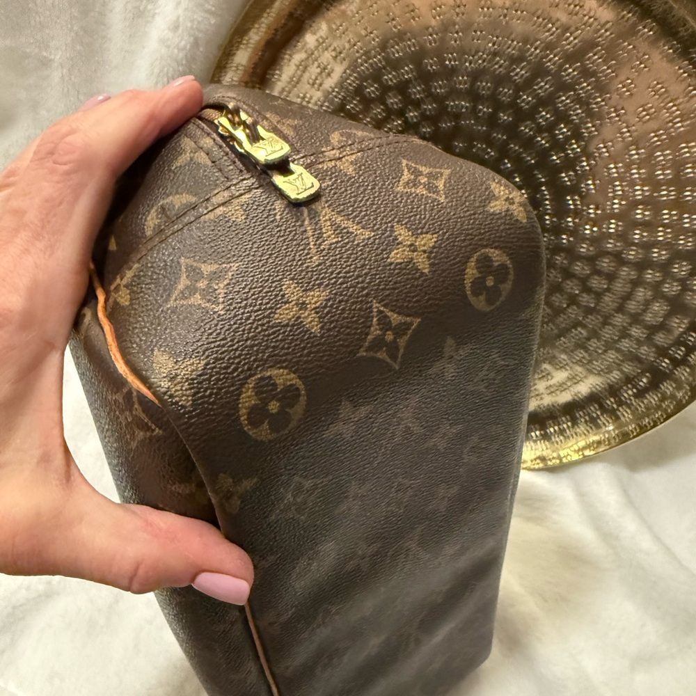 Louis Vuitton Monogram Deuville Bag - Picture 6 of 14